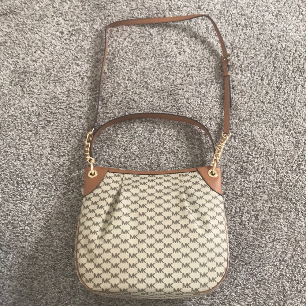 Michael Kors Monogrammed Jet Set Convertible Bag - Picture 2 of 7